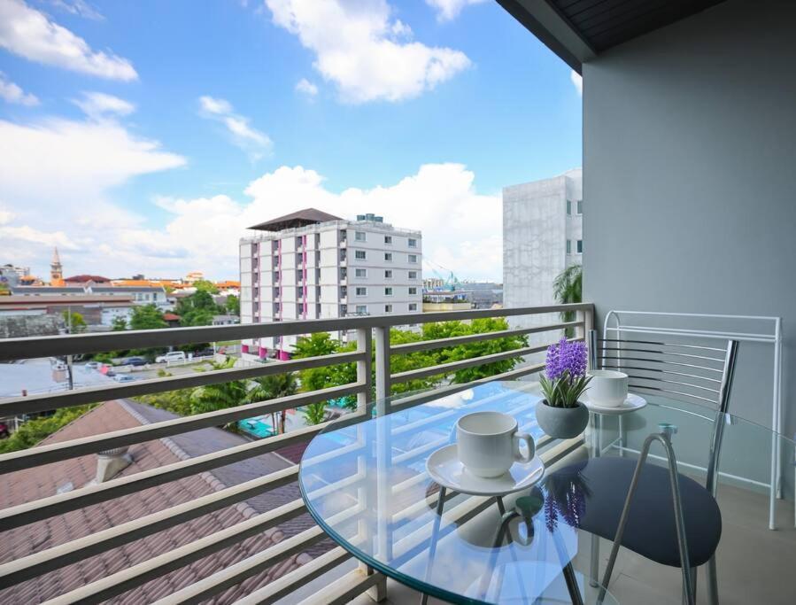 Luxury Living In Heart Of Nimman Apartment Chiang Mai Exterior photo